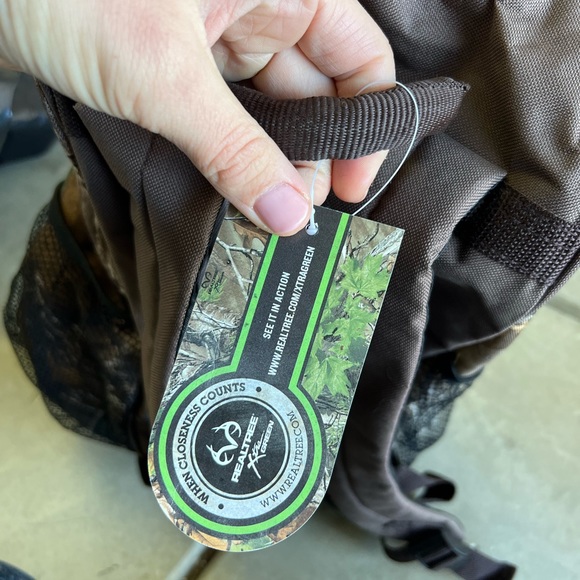 Realtree backpack - Picture 2 of 7